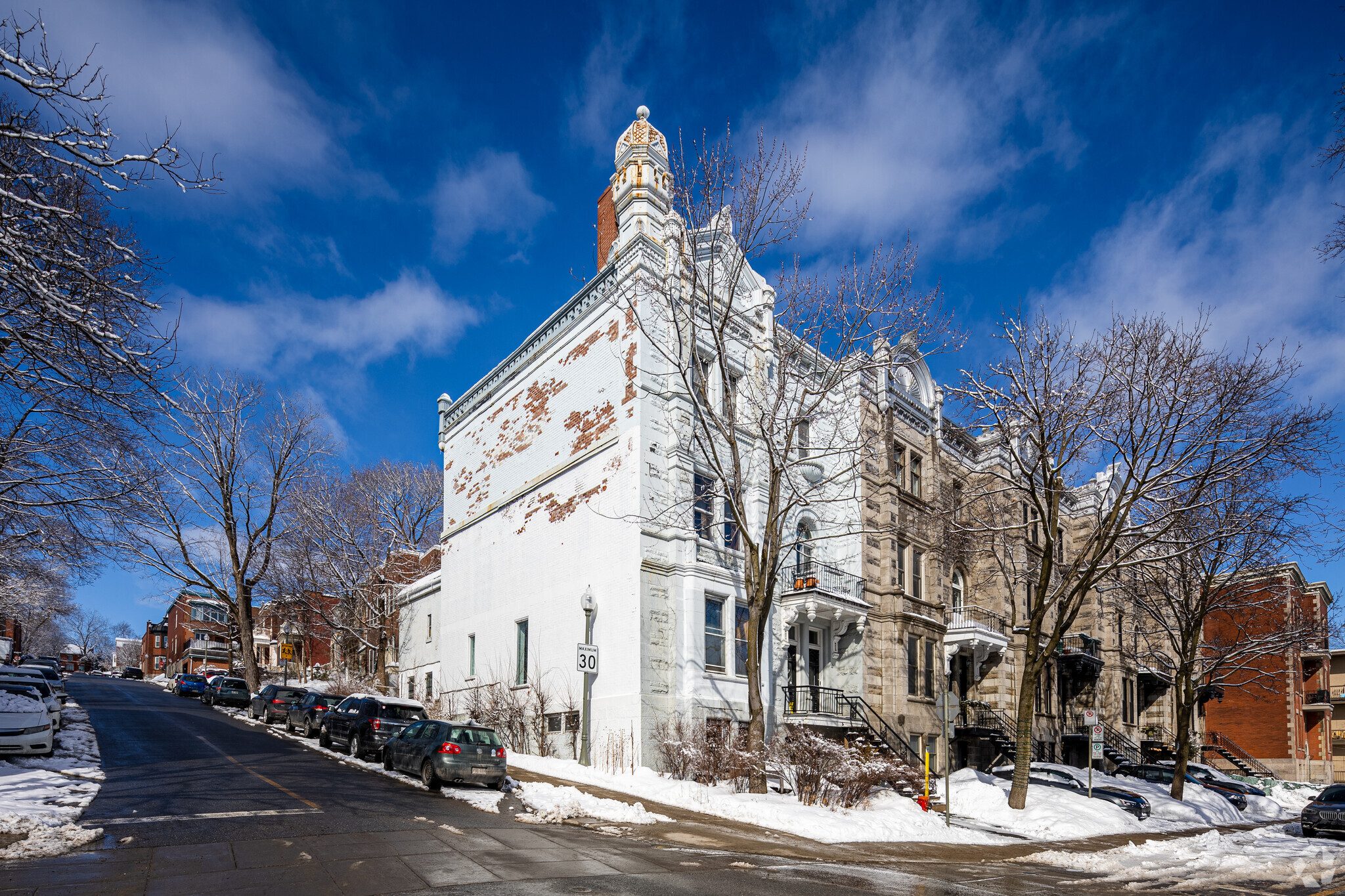 37-39 Av Chesterfield, Westmount, QC for sale Primary Photo- Image 1 of 5