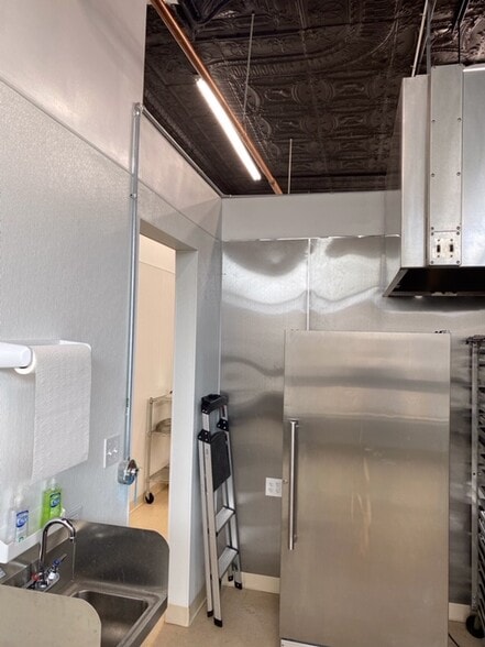 1734 W 35th St, Chicago, IL for lease - Building Photo - Image 3 of 7