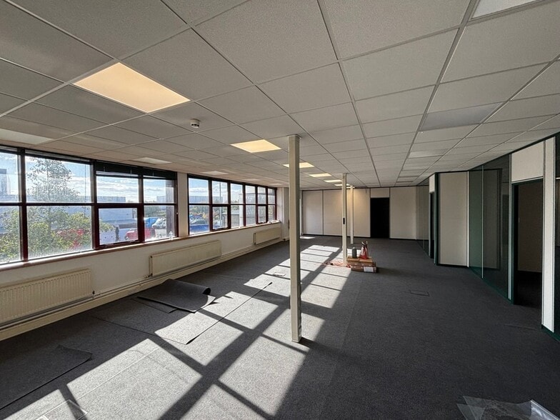 Knights Rd, Leicester for lease - Interior Photo - Image 3 of 4