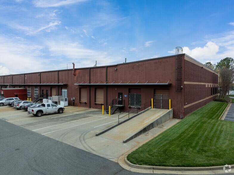 1095 Windward Ridge Pky, Alpharetta, GA à louer - Photo du bâtiment - Image 3 de 3