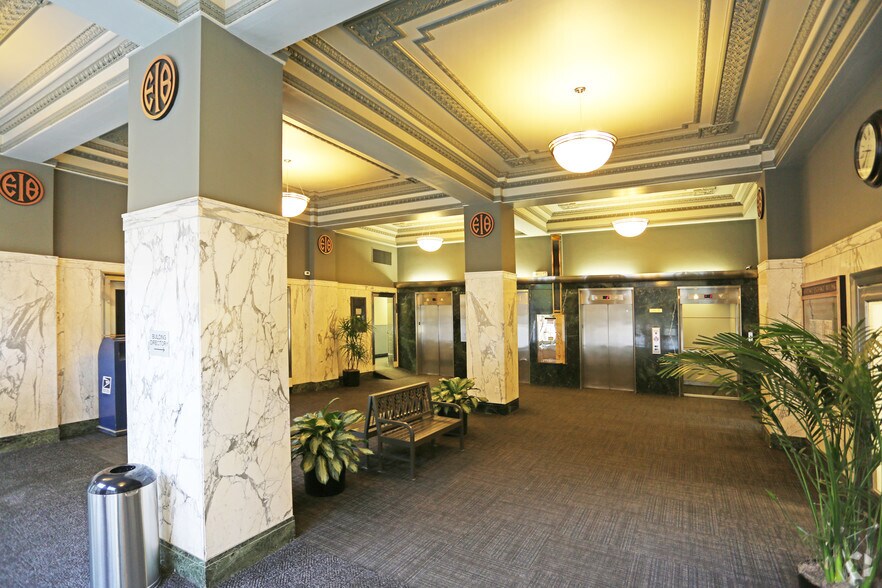 501-505 5th Ave, Des Moines, IA à louer - Hall d’entrée - Image 2 de 8