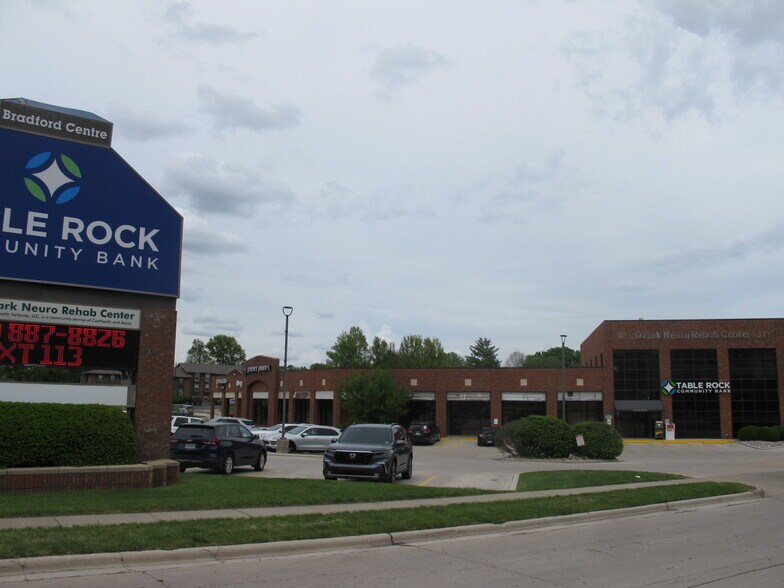 3510-3550 S National Ave, Springfield, MO à louer - Photo du bâtiment - Image 2 de 8
