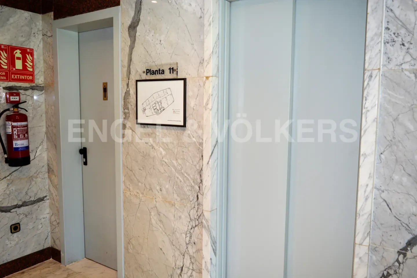 Plaça de Francesc Macià, Barcelone, Barcelona à louer Photo intérieure- Image 1 de 12