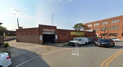 3350 N Elston Ave, Chicago, IL for lease Building Photo- Image 2 of 3