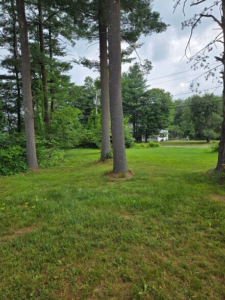 221 Rockingham Rd, Londonderry, NH à vendre - Photo principale - Image 1 de 3