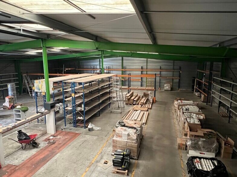 Flex in Bègles for lease - Interior Photo - Image 2 of 6