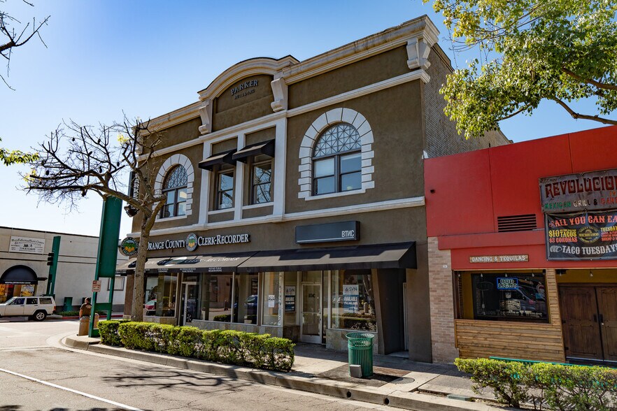 201 N Harbor Blvd, Fullerton, CA à louer - Photo principale - Image 1 de 22