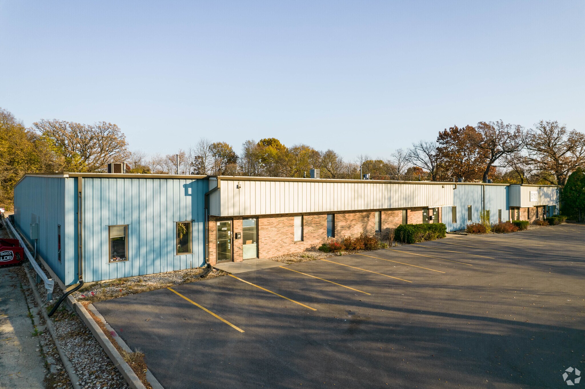 4450-4462 Robertson Rd, Madison, WI à vendre Photo du bâtiment- Image 1 de 8