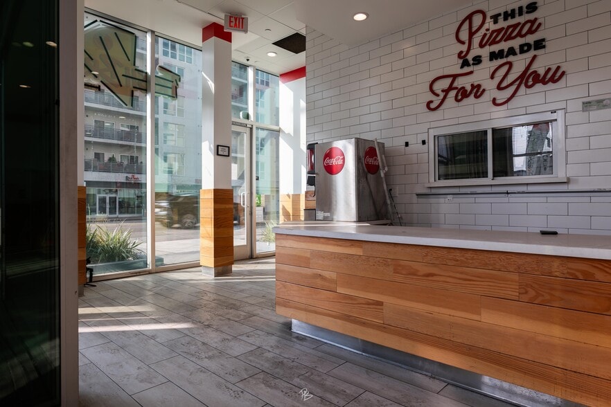 300 N Central Ave, Glendale, CA for lease - Building Photo - Image 3 of 21