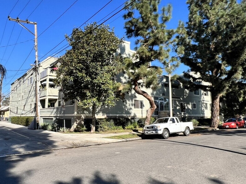 311-313 E Pine St, Santa Ana, CA for sale - Primary Photo - Image 1 of 29