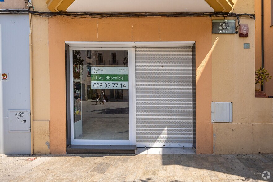 Plaça Olles, 14, Granollers, Barcelona à louer - Photo du bâtiment - Image 2 de 3