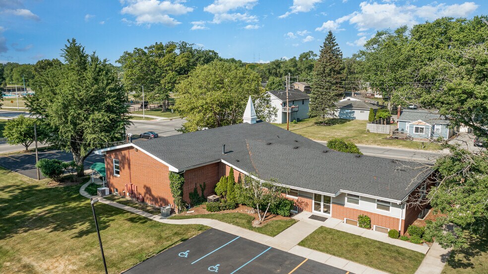 939 S Wisconsin St, Hobart, IN à vendre - Photo du bâtiment - Image 3 de 53