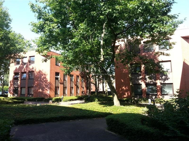 6 Rue Jean Pierre Timbaud, Montigny-le-Bretonneux for sale Building Photo- Image 1 of 6