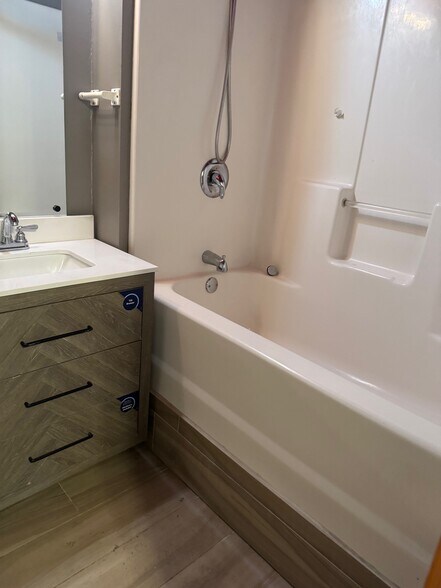 701 E Pine St, Edgewood, TX à vendre - Photo du bâtiment - Image 3 de 20