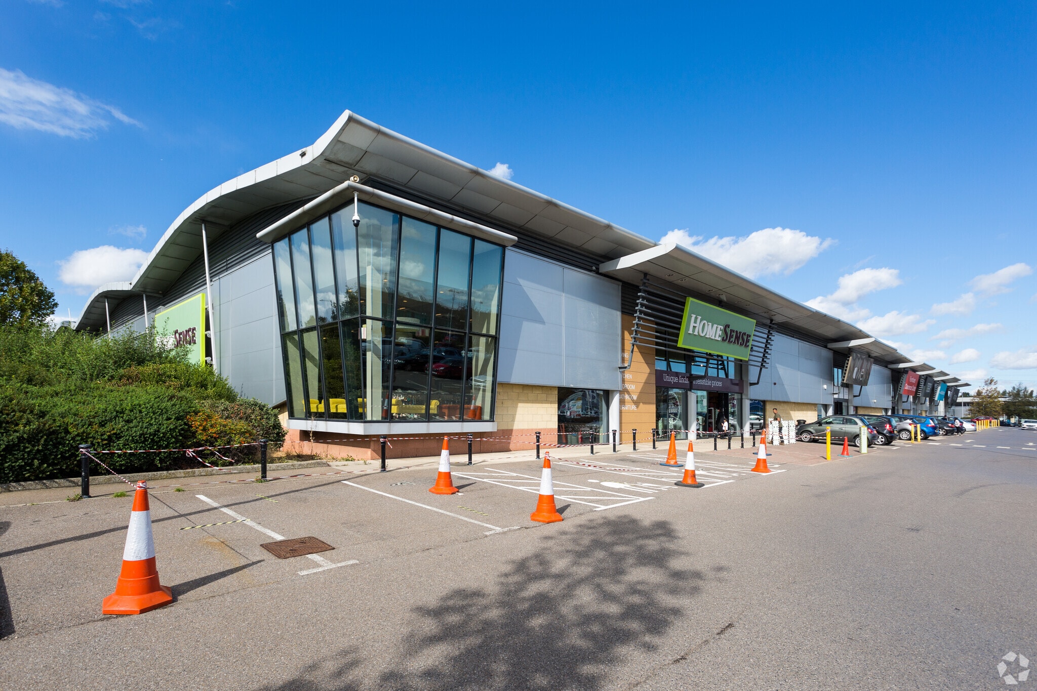 E6 West Thurrock Way, Grays for lease Primary Photo- Image 1 of 7