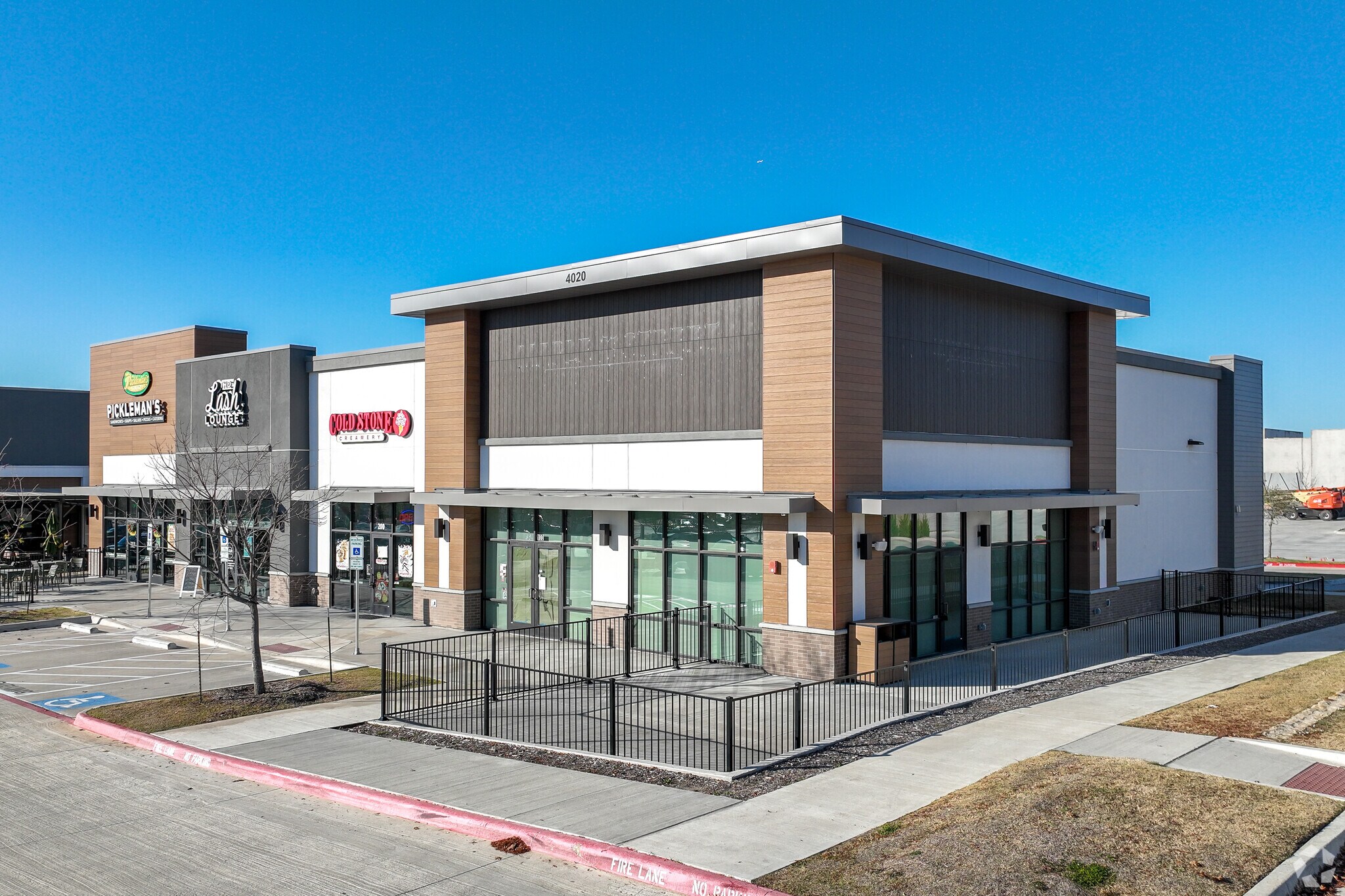 4000 W University Dr, McKinney, TX for lease Primary Photo- Image 1 of 6