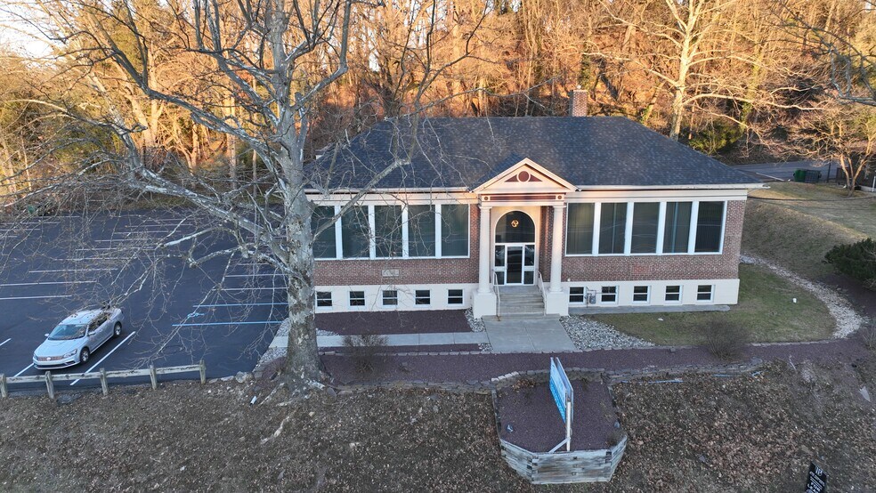 2857 Nazareth Rd, Easton, PA à louer - Photo du bâtiment - Image 1 de 87