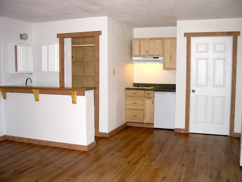 920 Alameda Ave, South Lake Tahoe, CA for sale - Building Photo - Image 3 of 14