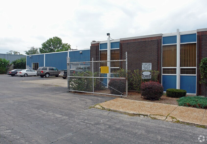 440 Denniston Ct, Wheeling, IL for lease - Building Photo - Image 3 of 3
