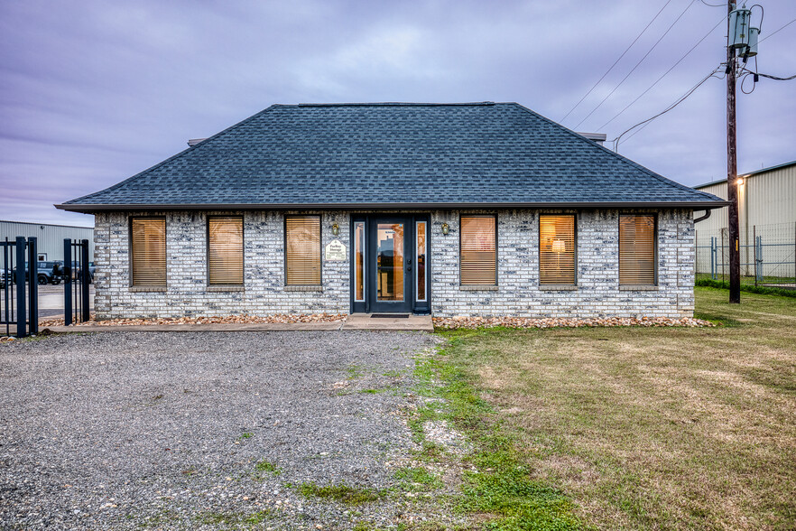 2762 State Highway 21 E, Caldwell, TX à vendre - Photo du bâtiment - Image 2 de 38