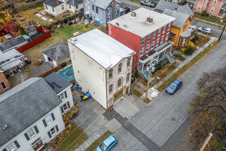 85 Hone St, Kingston, NY à vendre - Photo du bâtiment - Image 3 de 24