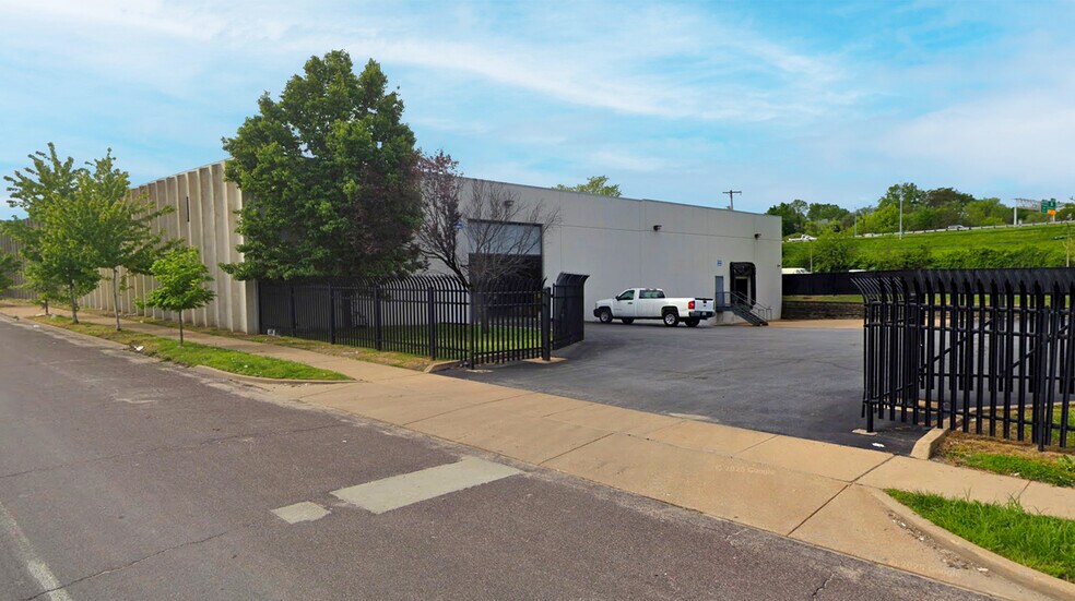 4017 N Broadway, Saint Louis, MO à vendre - Photo du bâtiment - Image 2 de 3