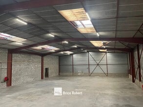 9 Avenue Du Maréchal De Lattre De Tassigny, Meyzieu for sale Interior Photo- Image 1 of 2