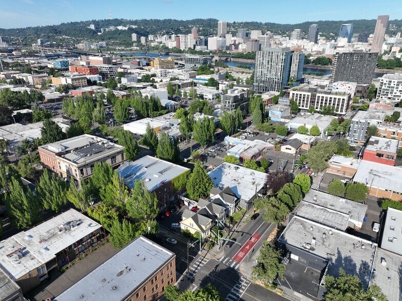 732 NE Couch St, Portland, OR à vendre - Photo du bâtiment - Image 3 de 8