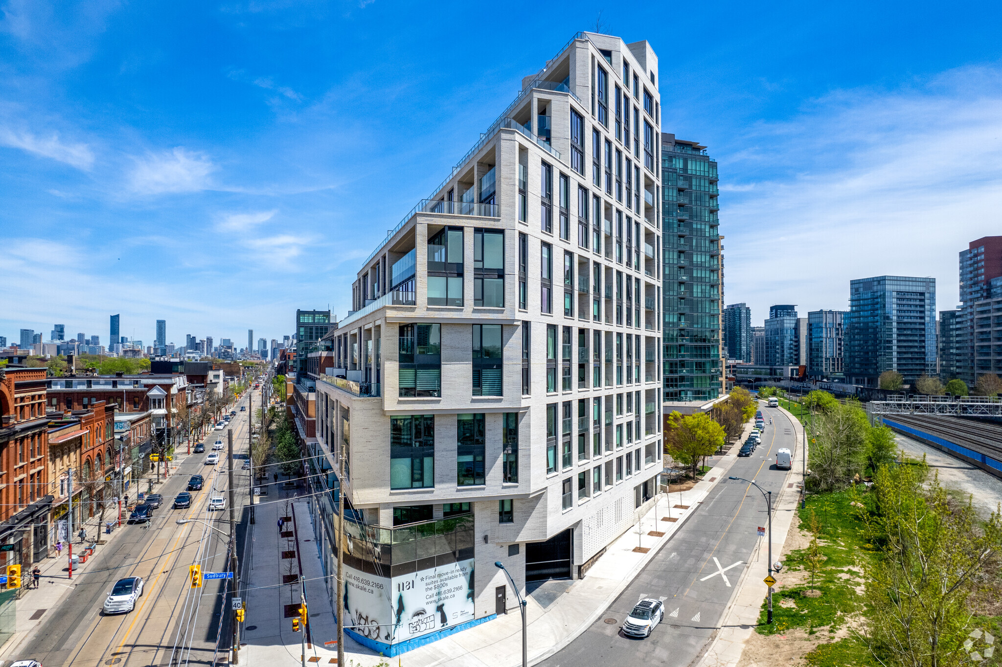 1181 Queen St W, Toronto, ON à louer Photo du bâtiment- Image 1 de 5