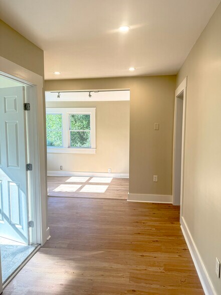 1102 Kirkland Avenue, Nashville, TN à louer - Photo intérieure - Image 3 de 15