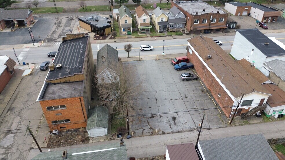 Follansbee Investment Portfolio portefeuille de 3 propriétés à vendre sur LoopNet.ca - Photo du bâtiment - Image 1 de 8