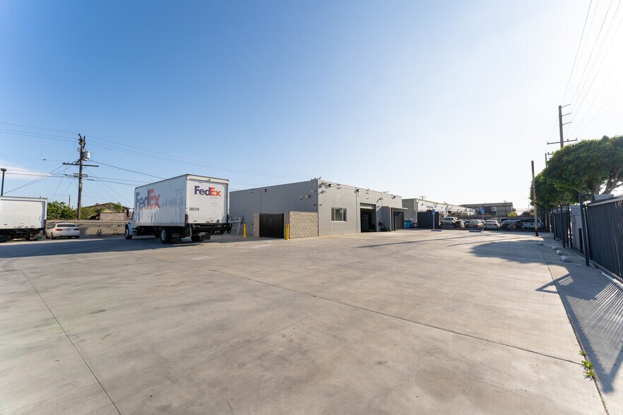 1322 W Compton Blvd, Compton, CA à vendre - Photo du bâtiment - Image 3 de 23