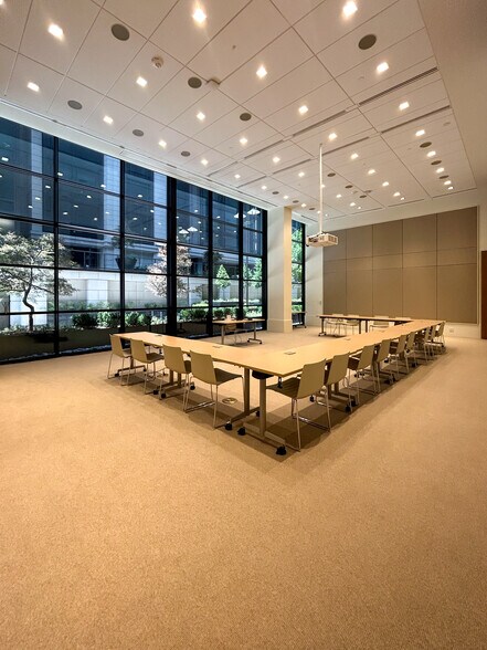 3001 Maple Ave, Dallas, TX à louer - Photo intérieure - Image 2 de 16