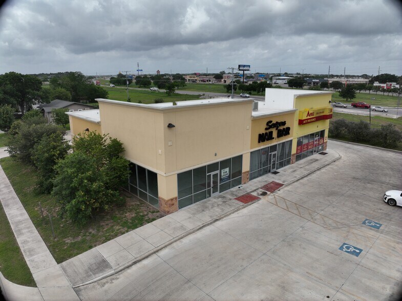 1499 E Court St, Seguin, TX à louer - Communauté Matterport - Image 2 de 8