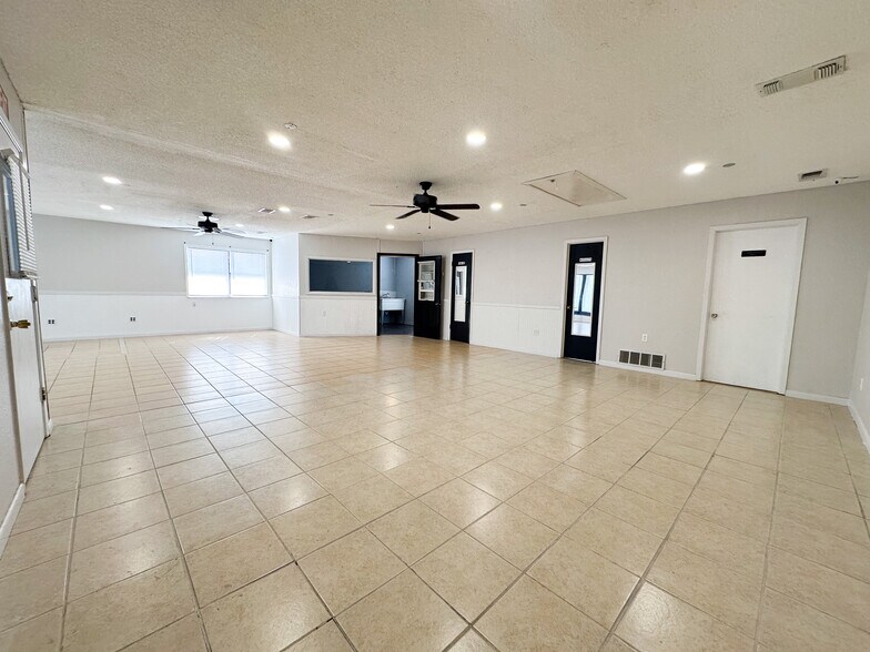 2210 E Highway 190, Copperas Cove, TX à vendre - Photo du bâtiment - Image 3 de 50