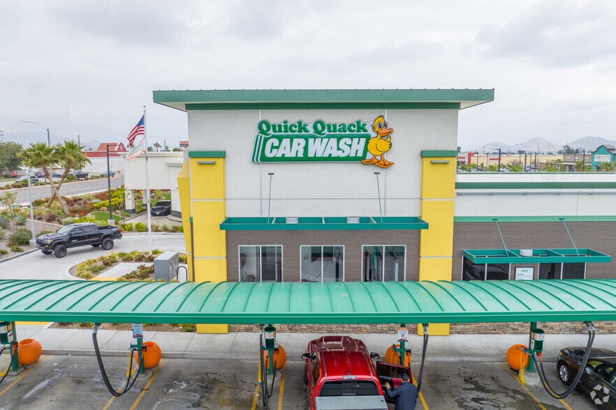 Swc Riverside Avenue & San Bernardino Ave, Rialto, CA for lease - Primary Photo - Image 3 of 7