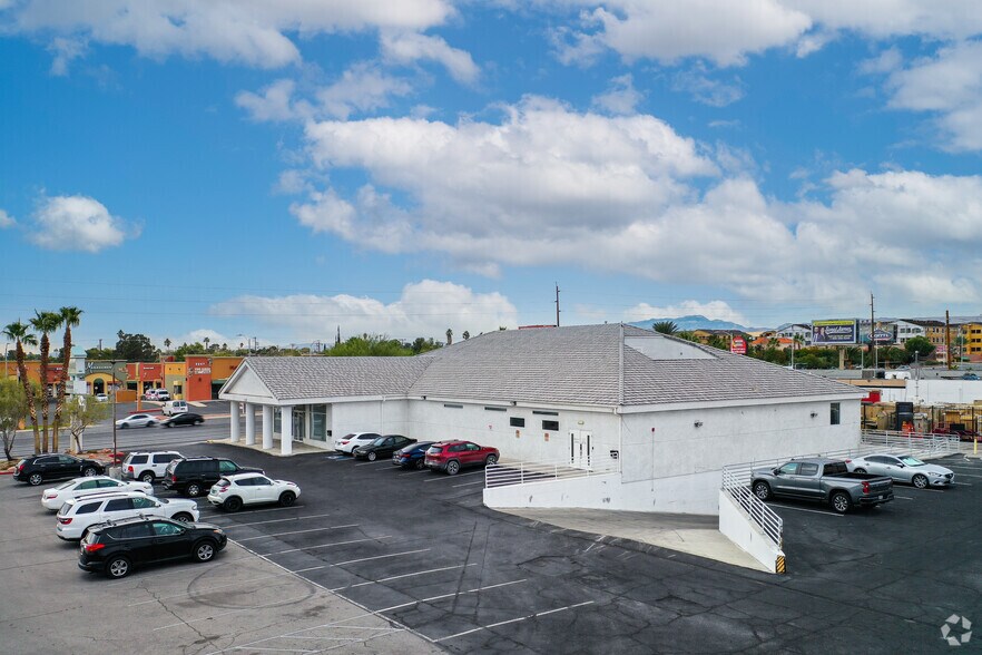 5240 W Charleston Blvd, Las Vegas, NV for sale - Building Photo - Image 3 of 16