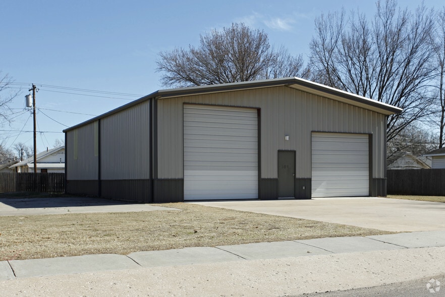 653 N Kickapoo Ave, Shawnee, OK for lease - Building Photo - Image 2 of 2