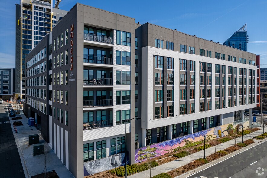 3699 Lenox Rd NE, Atlanta, GA à louer - Photo du bâtiment - Image 2 de 6