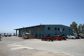 13831 Slover Ave, Fontana, CA for lease Building Photo- Image 2 of 2