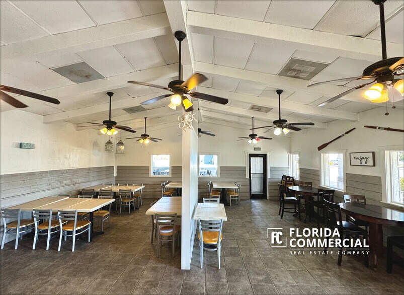 300 SW Federal Hwy, Stuart, FL à vendre - Photo intérieure - Image 3 de 28