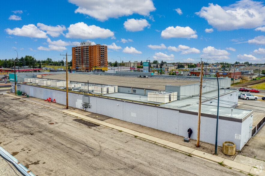 3301 17th Ave SE, Calgary, AB for lease - Building Photo - Image 3 of 5