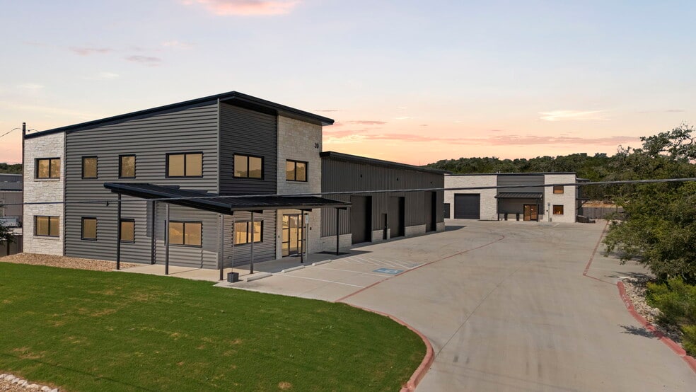 39 Truss Dr, Boerne, TX for sale - Building Photo - Image 2 of 105