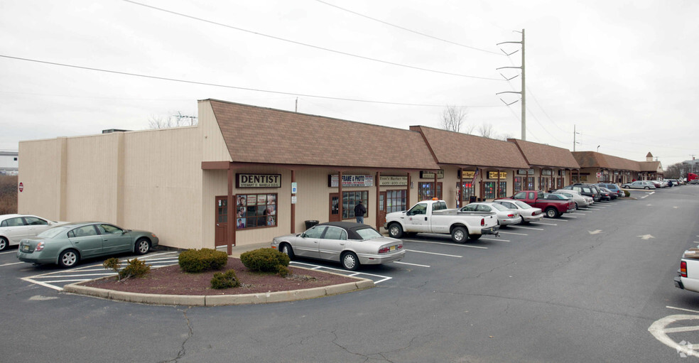 355-359 Applegarth Rd, Monroe Township, NJ for lease - Building Photo - Image 2 of 5