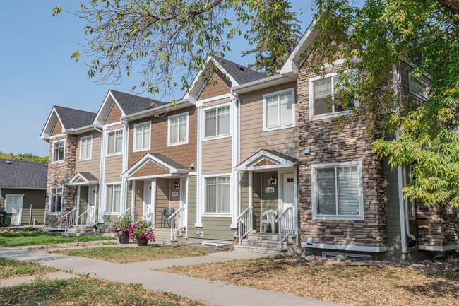 Plus de détails pour 12504 119 Av NW, Edmonton, AB - Multi-résidentiel à vendre