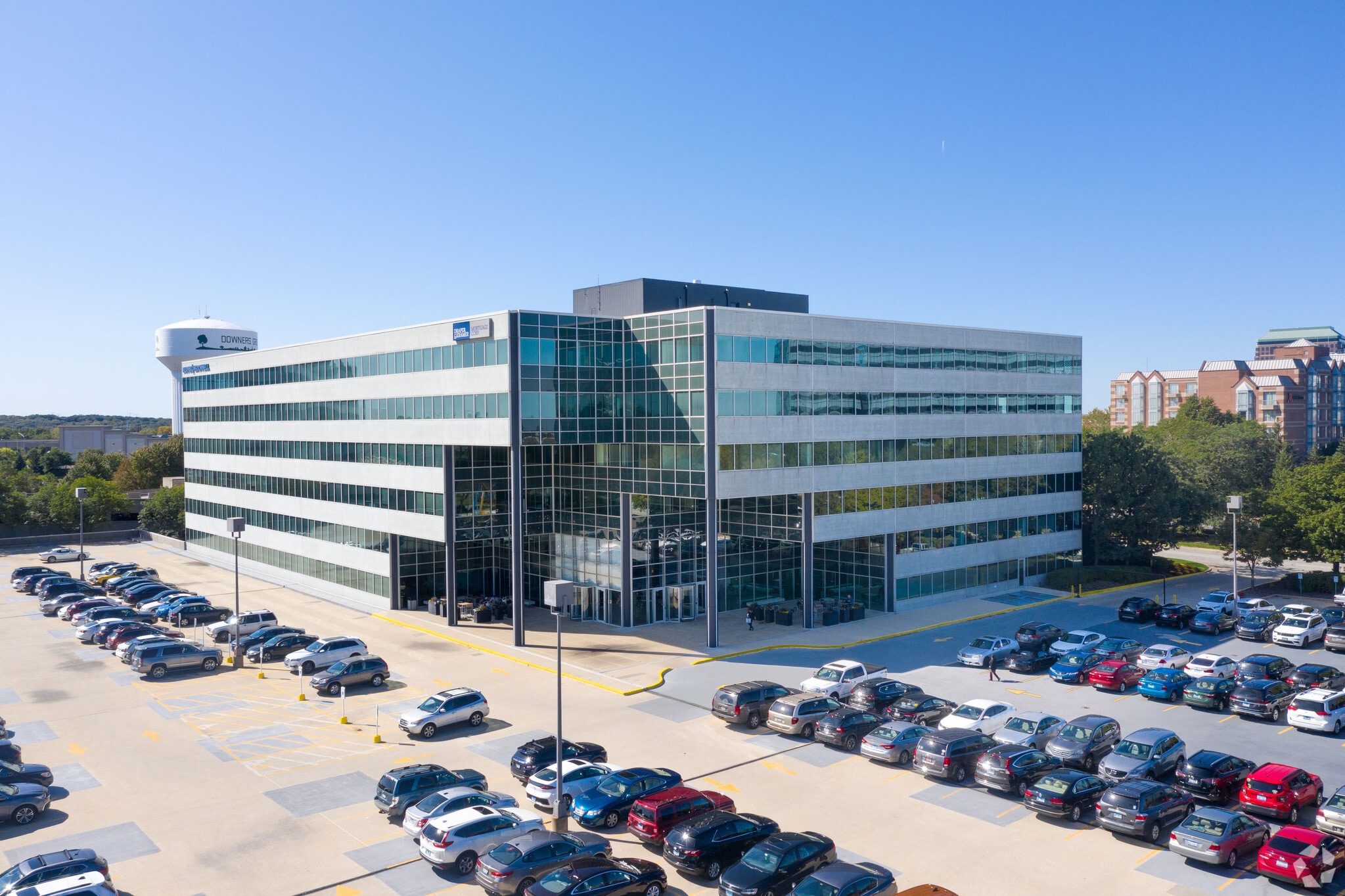 1431 Opus Pl, Downers Grove, IL à louer Photo du bâtiment- Image 1 de 2