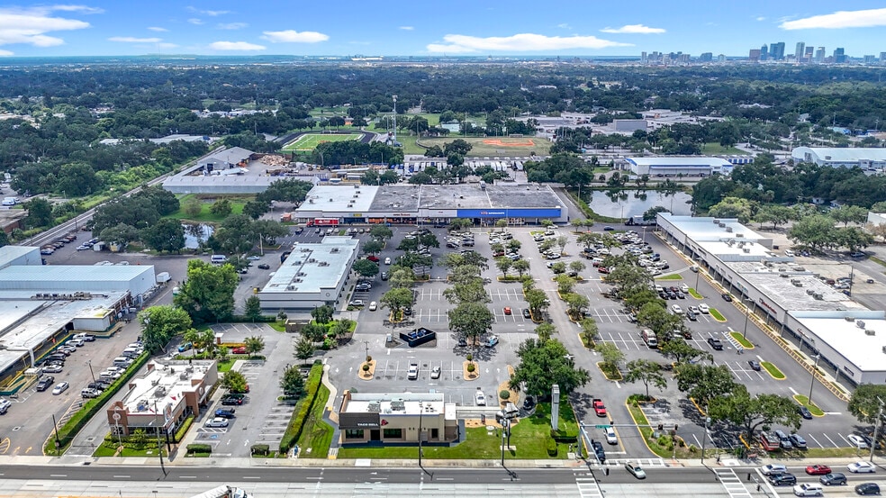 2575 E Hillsborough Ave, Tampa, FL à vendre - Photo du bâtiment - Image 2 de 8