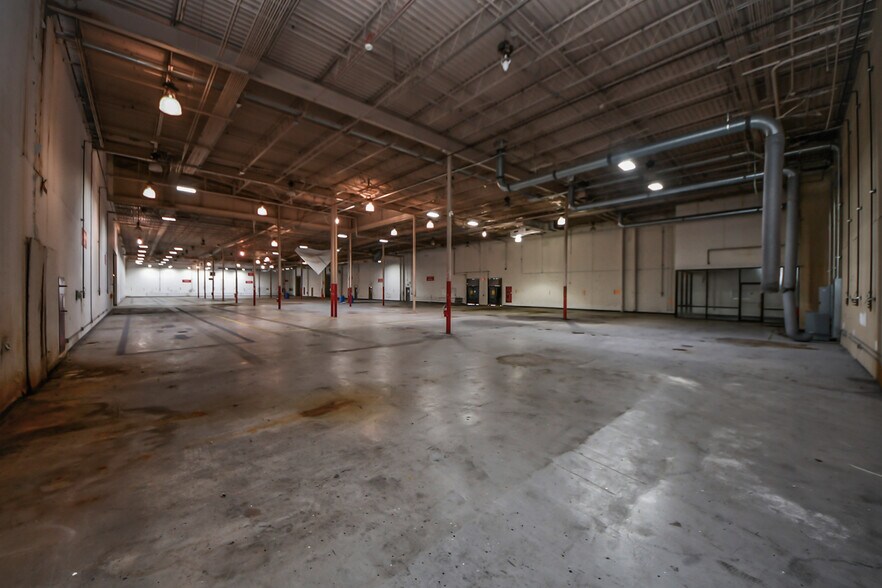 12002 Southwest Fwy, Meadows Place, TX à louer - Photo intérieure - Image 3 de 34