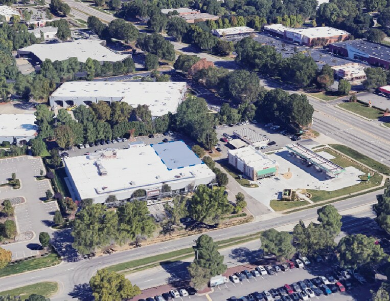3501 Spring Forest Rd, Raleigh, NC à louer - Photo du bâtiment - Image 2 de 4
