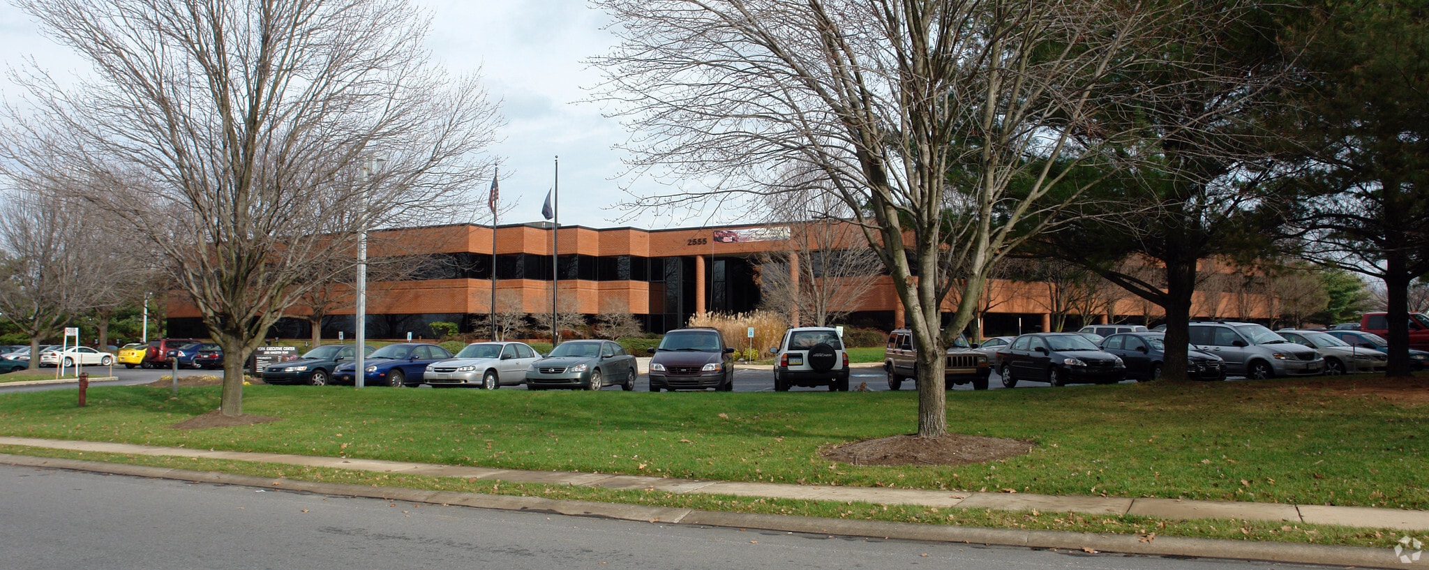 2555 Kingston Rd, York, PA for lease Primary Photo- Image 1 of 17